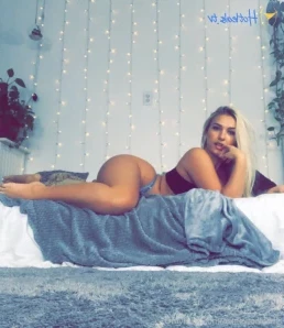 Ashleytealcams - Mind if I sit here