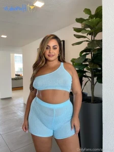 Ayeshax - On and Off