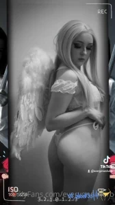 Everyoneshero - H O P Model Holly DM to purchase Post includes