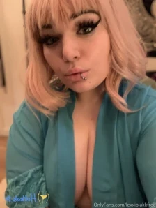 Lexxiblakkfree - Cum on my fat Tits