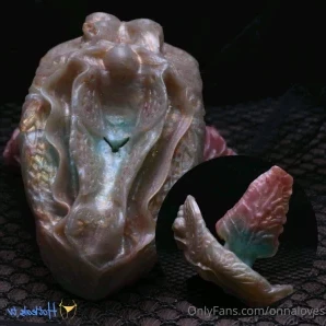 Onnaloves - Creepy cumming soon this is my sculpture I m making a mold