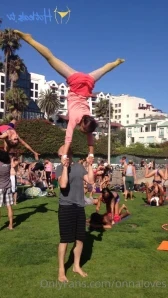 Onnaloves - Hard work back bending and strengthening in Shiny Leotard 