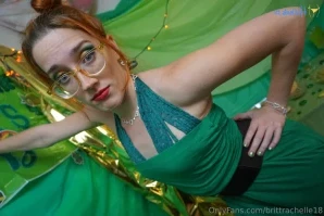 Brittrachelle18 - Tempted by the SerpentThis tree is full of alluring part 2