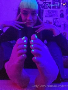 Lilucyfeet - My personal cure for cold feet when there s no subs