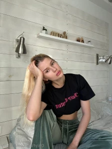 Minilily - lily_charm IS WET RIGHT NOW Busty babe lily_charm