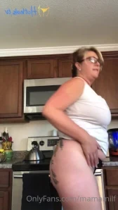 Mamanita - I d look pretty hot with your cum all over me