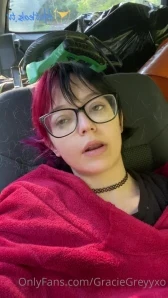 Graciegreyyxo - May I sit here