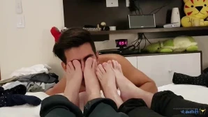 Menfeetlover - Married daddy does a foot job for the 1st time ever The