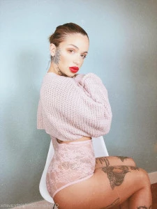 Leighravenx - nikkihearts It s getting really hot in here come cool me