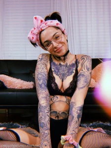 Leighravenx - Howdy The beautiful xmishacrossx and I snapped a few