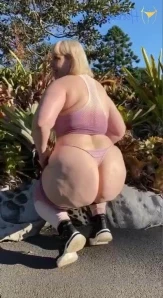 Danileighxoxo - Shower Saturday spanking edition At first I was going 