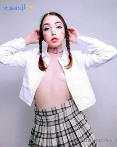 Ivy_i - I went out for an evening walk and suddenly realized I forgot