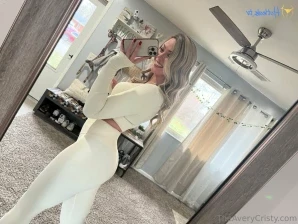 Theaverycristy - Smiles cheeks and feet A dangerous trio