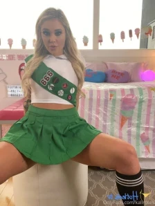 Kaliroses - Werk Werk Werk Werk Werk Behind the scenes video in my DMS