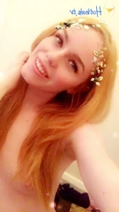 Ellahughesxxx - Me taking a relaxing bath laughing at how the yellow