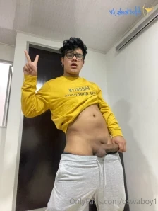 Oswaboy1 - Hey I can make custom videos and cam shows Lmk if you are