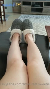 Small.feet.sweetie - Wiggling my toes in my black nylons