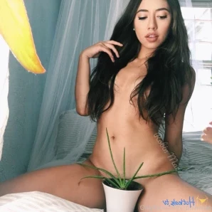 Robinmae - Would you tell me if you caught me with a nipslip