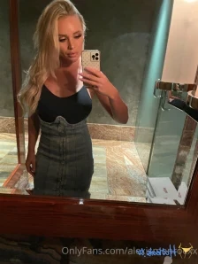 Alexismonroexx - Do you feel sexier when you re comfy too