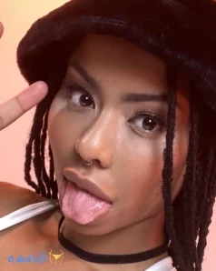 Thekiranoir - Imagine a video of me playing with myself while moaning