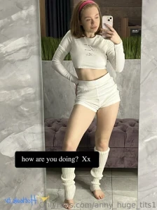Anny_huge_tits1 - Want to play a game You NEED to dm me FIRST with