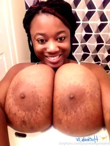 Idreamofebony - HAPPY TITTY TUESDAY GUYS part 1