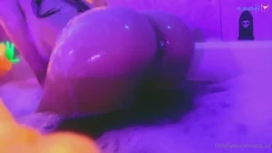 Izzy_xx - would you spend all day in bed with me