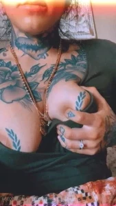 Ryderxburton - Swipe for boobies