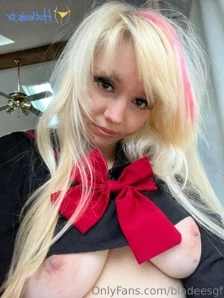 Bladeesgf - I m playing ps4 while I stroke my pussy if anyone wants to