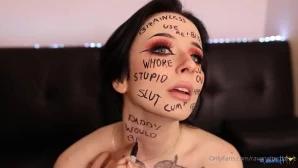 Ravenalternative - A cheeky upskirt never hurt anyone 