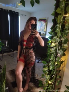 Feetofastonervip - Go put something on that matches and then grab the