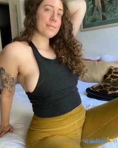Nicolequinn - Do u mind if I sit here