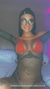 Scarletsummerxx - Do you wanna lick my clit
