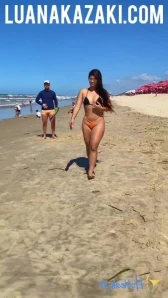 Kazakiluana - Chamei todas as meninas pra tomar um banho de banheira