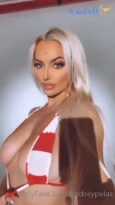 Lindseypelas - I ll be your Holiday Bae What are your plans