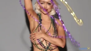 Lindseypelas - Ok Looking more like a 12 30 pm CENTRAL live today