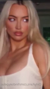 Lindseypelas - Sending you a DM in this look open up this one to see