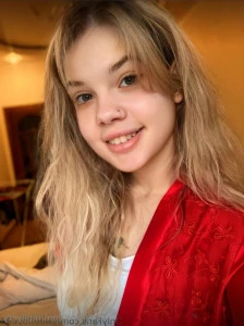 Mollycry - Let me distract you princess_kristina Cute girl