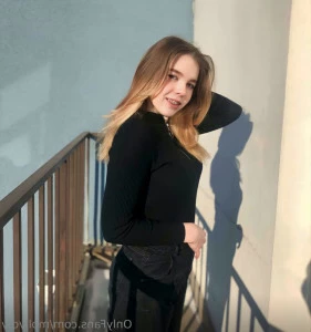 Mollycry - The depraved babe alexasian ran away from schоol and is part 2