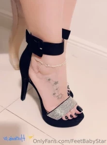 Feetbabystar - Amanecí con antojo de Starbucks