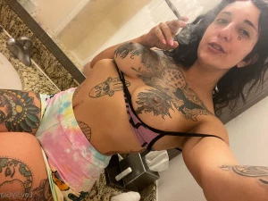 Lovelygia - She ll make you fall in lov3