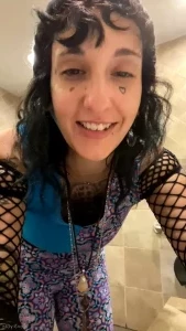 Lovelygia - Playing with my Creampie