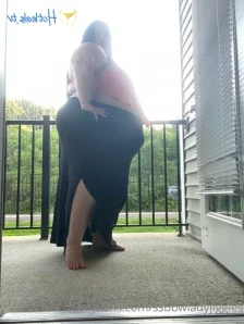 Ssbbwladyjiggles - More shots of me at 468 lbs sailing on the high