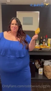 Ssbbwladyjiggles - This is about as athletic as I get