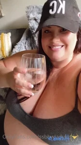 Ssbbwladyjiggles - Shared from my TikTok Music mashup of me modeling