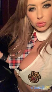 Emiaddisonx - Kiss or slap Your choice now