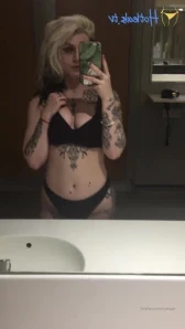 Crystalgirl - Tip my booty if I can sit on you