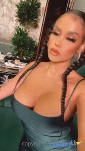 Sheismichaela - 𝟱 𝗦𝗪𝗘𝗘𝗧 𝗧𝗥𝗘𝗔𝗧