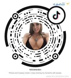 Hardonfelicia - It s Saturday night and I ve slipped into my X slutty