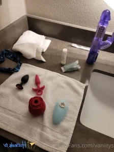 Vaniitys - A NEW TOY Until I can get collabs going your favorite